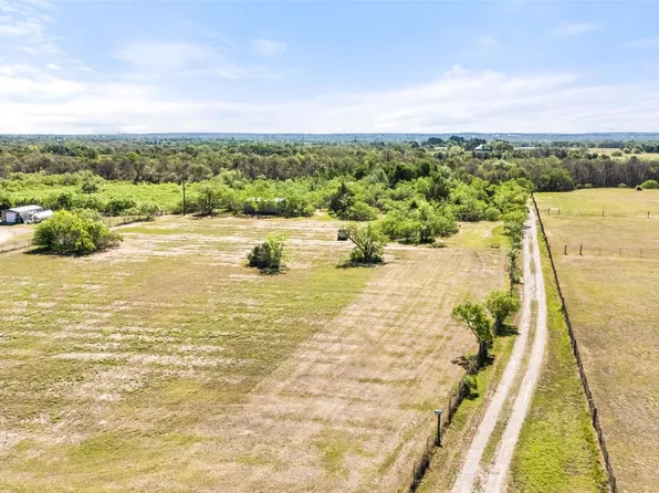 399 Upper Elgin River Rd, Elgin, TX 78621