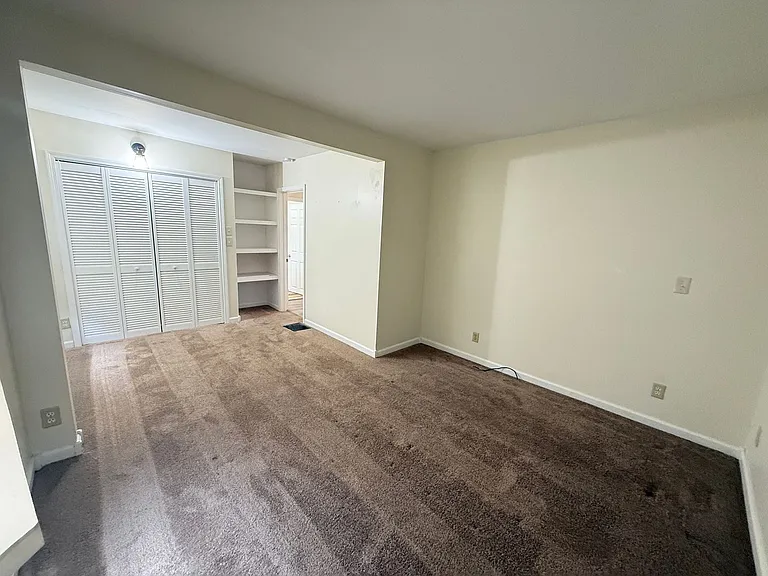 5420 E Michigan Ave — Photo 18