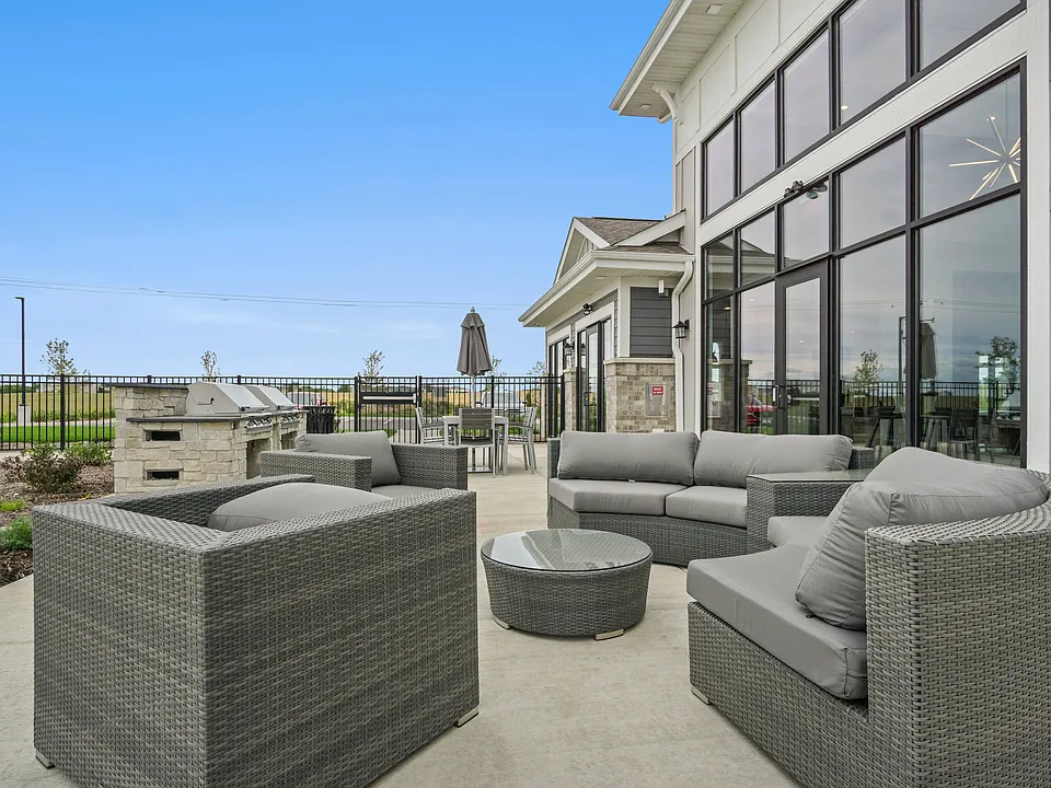Seasons at Mount Pleasant Outdoor Lounge