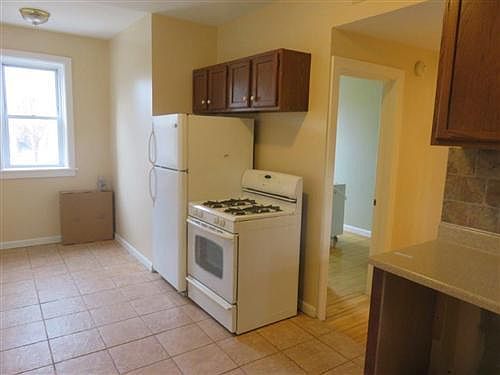 3rd image of 2558 N Hamlin Ave #1
