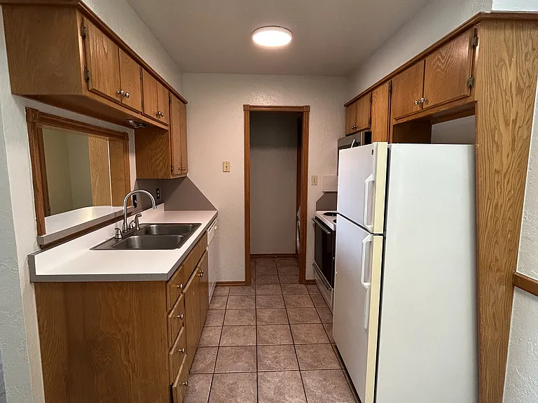 1000 Rambling Oaks Dr #8 — Photo 6
