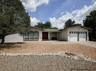 1916 Embudo Dr NE, Albuquerque, NM 87112