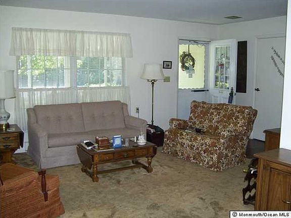 3rd image of 622 Stamford Court #B