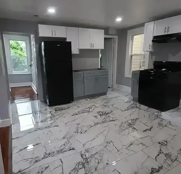 15 Hallock St #2 — Photo 1