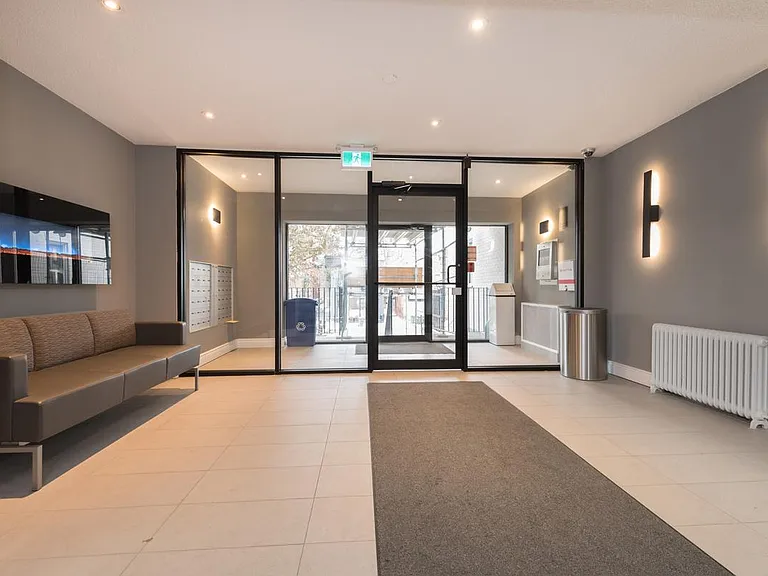 1636 Gerrard St E #301 — Photo 10
