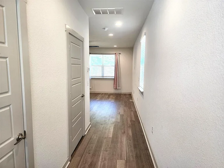 1041 Winnsboro Loop — Photo 3