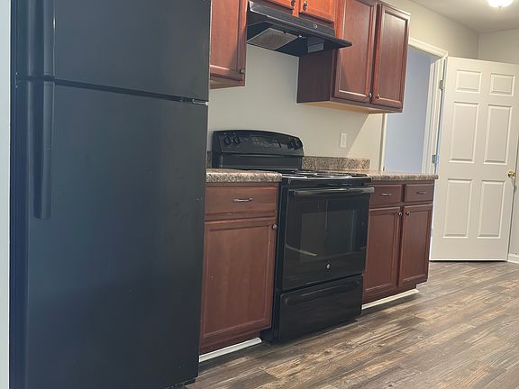 4th image of 920 W Jefferson St APT 1