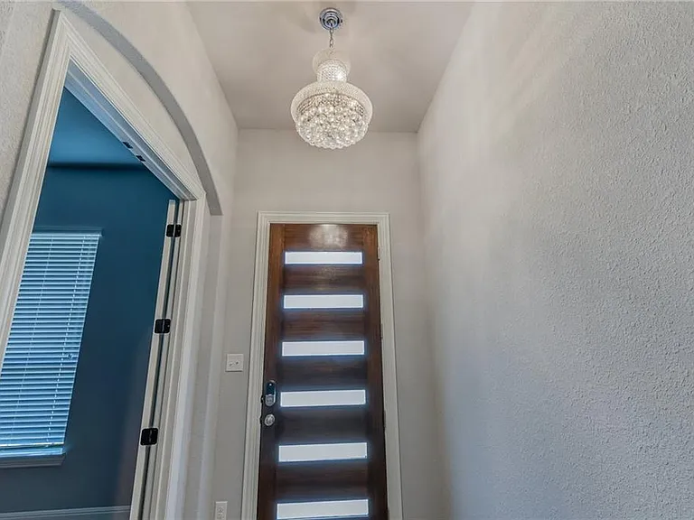 100 Orange Mimosa Ln — Photo 6