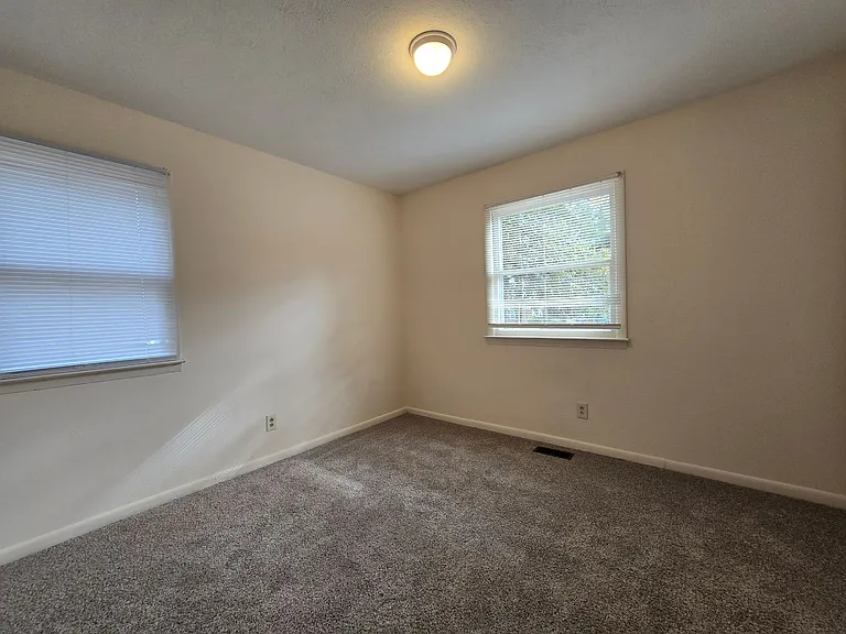 7514 Telfair Dr — Photo 6