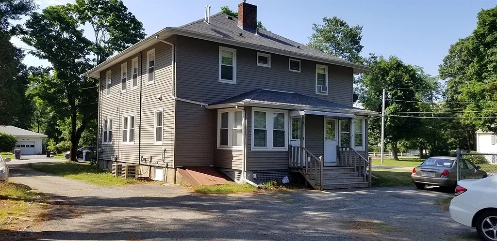 3 bed, 1.5 bath, 1344 sqft, $3,100 — Photo 2