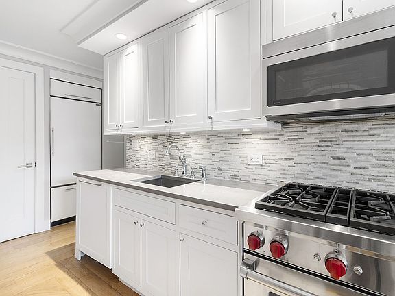 5th image of 312 E 51st St APT 2A