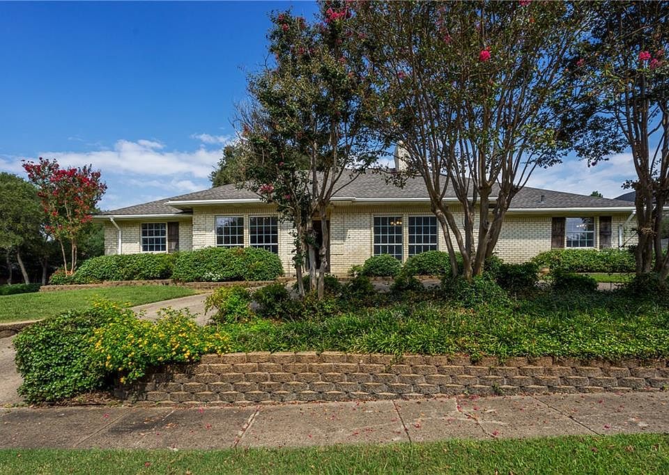 1st image of 2918 Club Meadow Dr