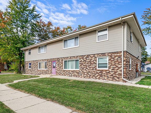 2nd image of 1345 Camden Way