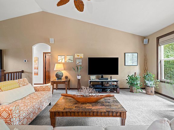 3rd image of 1048 Faversham Way