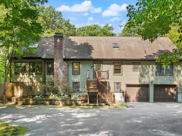 82 Corn Rd, Bolton, MA 01740