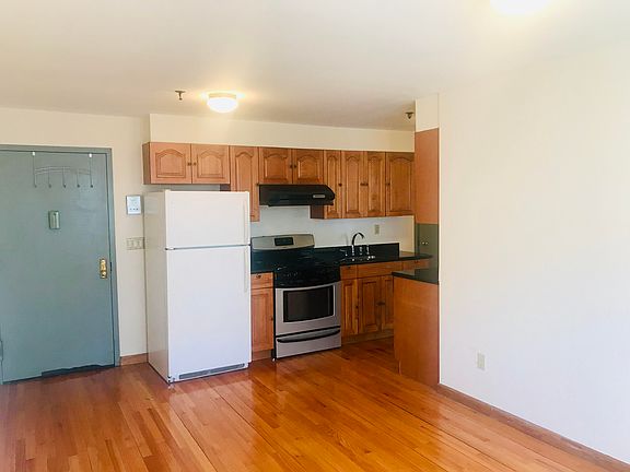 2nd image of 245 Harman St APT B3
