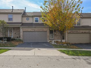 973 Old Oak Cir, Algonquin, IL