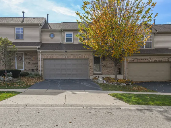 973 Old Oak Cir, Algonquin, IL 60102