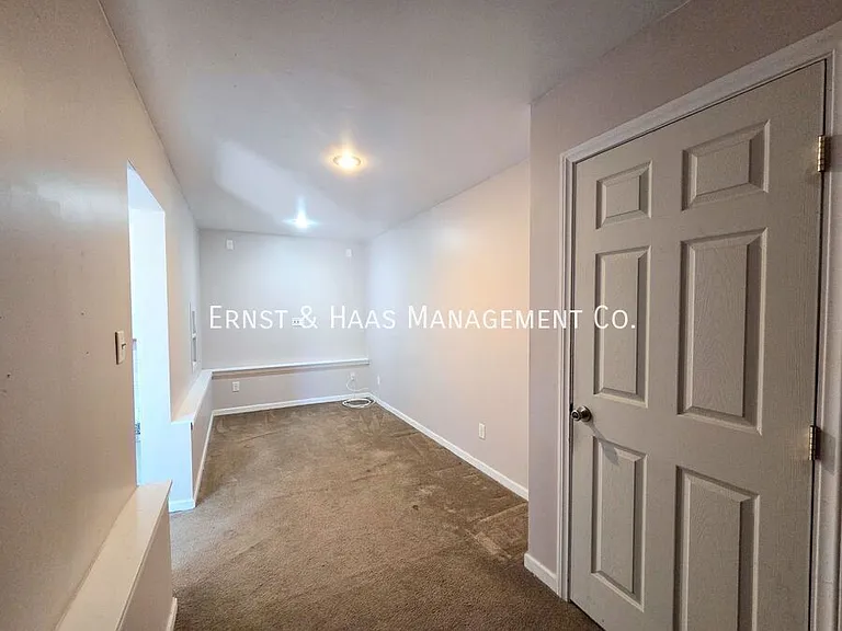 2080 Senasac Ave — Photo 21