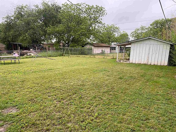 2nd image of 708 N Vandeveer