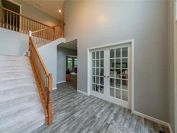 4th image of 38940 Waverly Dr
