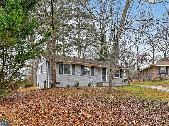 2nd image of 8195 Saxon Ct