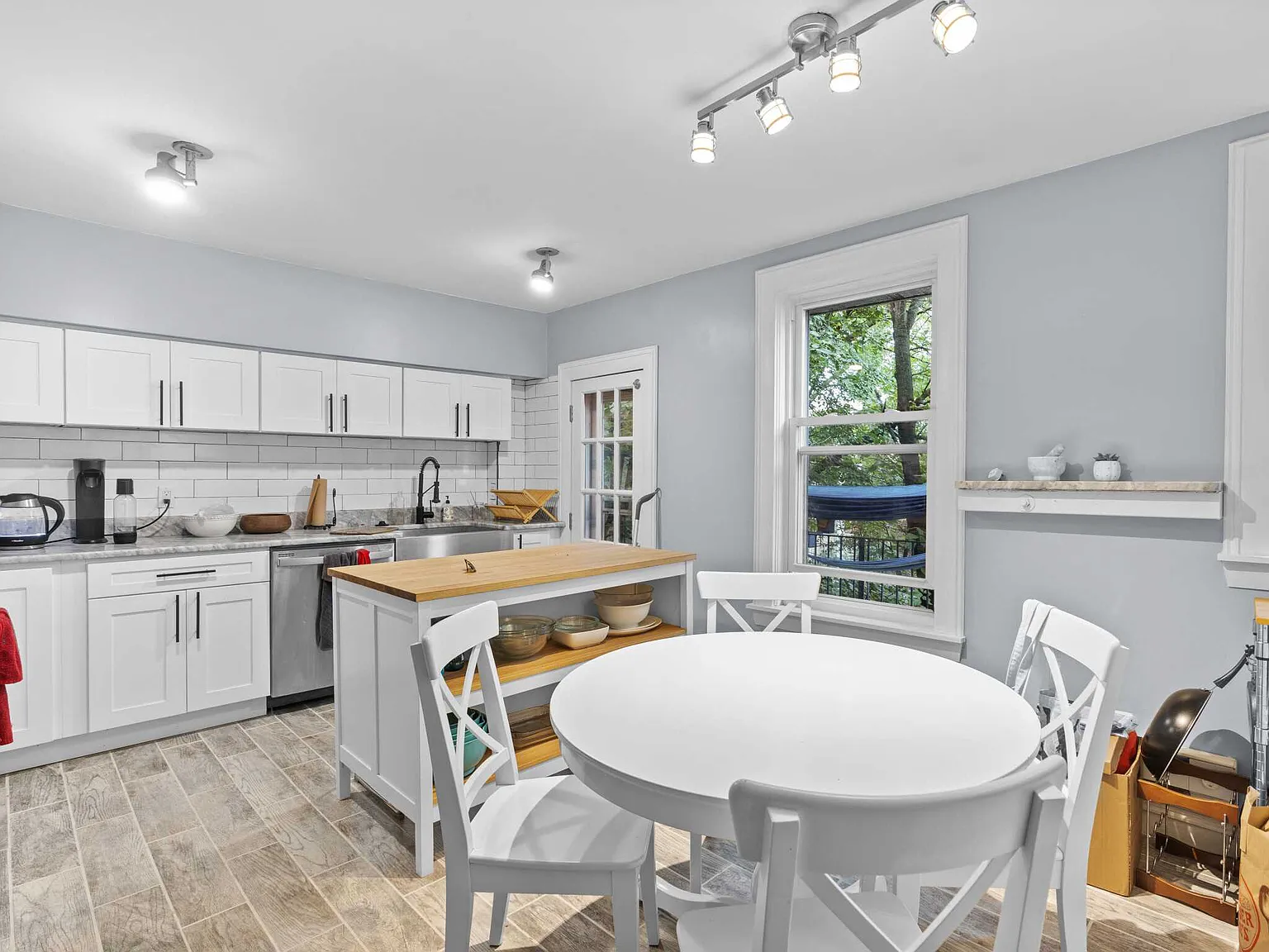 3 bed, $3,400 — Photo 2