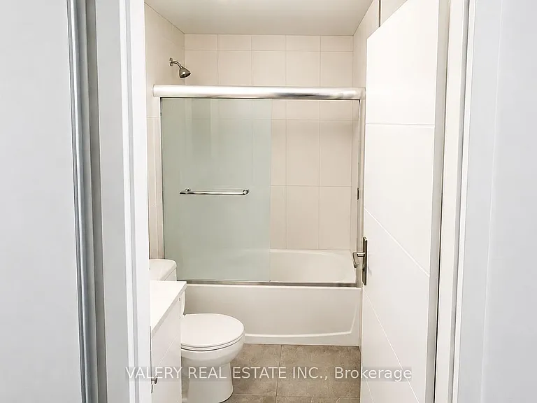 60 Frederick St #809 — Photo 4