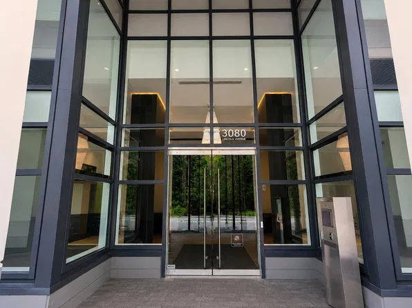 3080 Lincoln Ave #1608, Coquitlam, BC V3B 0L9