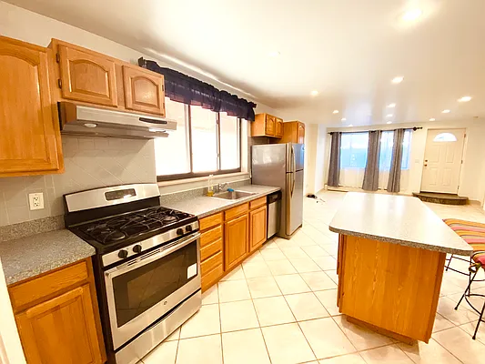 Rented by Voro, LLC | media 2