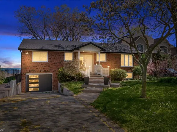 17 Wendakee Dr, Hamilton, ON L8E 5T3
