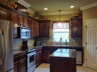 7017 Silver Springs Dr, Greenwell Springs, LA 70739