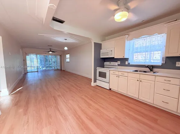 2832 Fillmore St APT 20, Hollywood, FL 33020