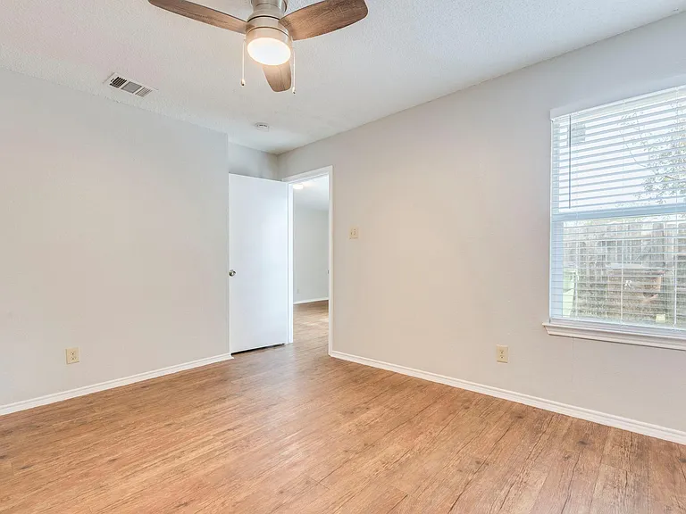 1110 Hyridge St — Photo 9