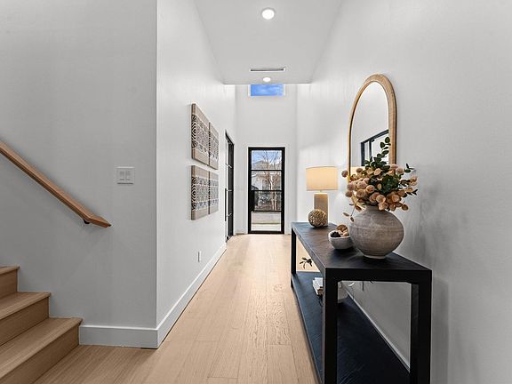 5th image of 508 Willard St