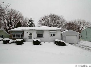 74 Long Meadow Dr, Rochester, NY 14621