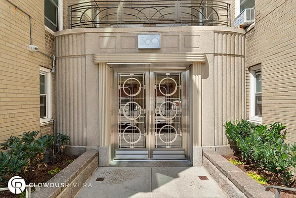 Sold by Cooper & Cooper Real Estate | media 21
