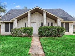 6839 Blue Ridge Dr, Richmond, TX 77469