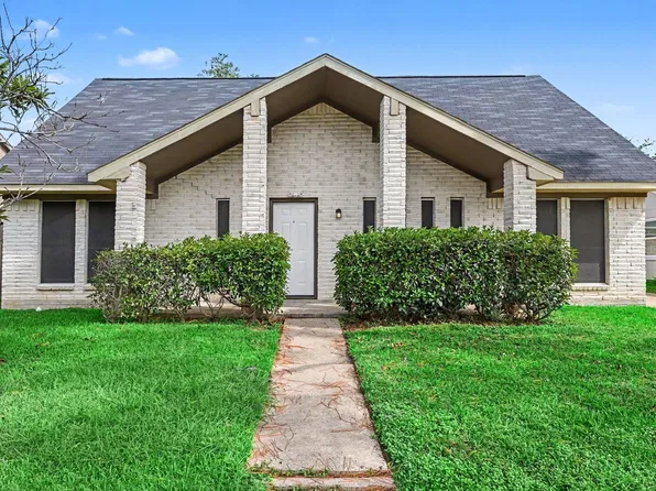 6839 Blue Ridge Dr, Richmond, TX 77469
