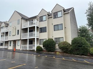 11 Hulbert Rd APT 3, Worcester, MA 01603