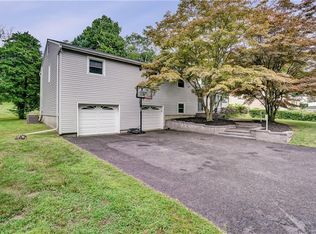 18 Cherie Ln, New Windsor, NY 12553