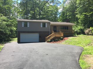 39 Patrick Dr, Bloomingburg, NY