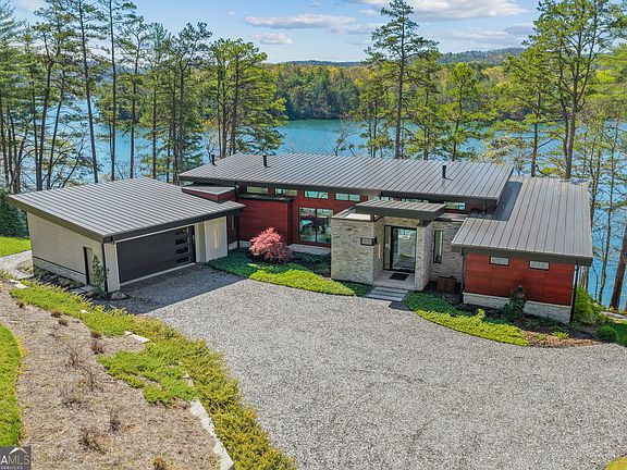 2nd image of 565 Wildflower Cir