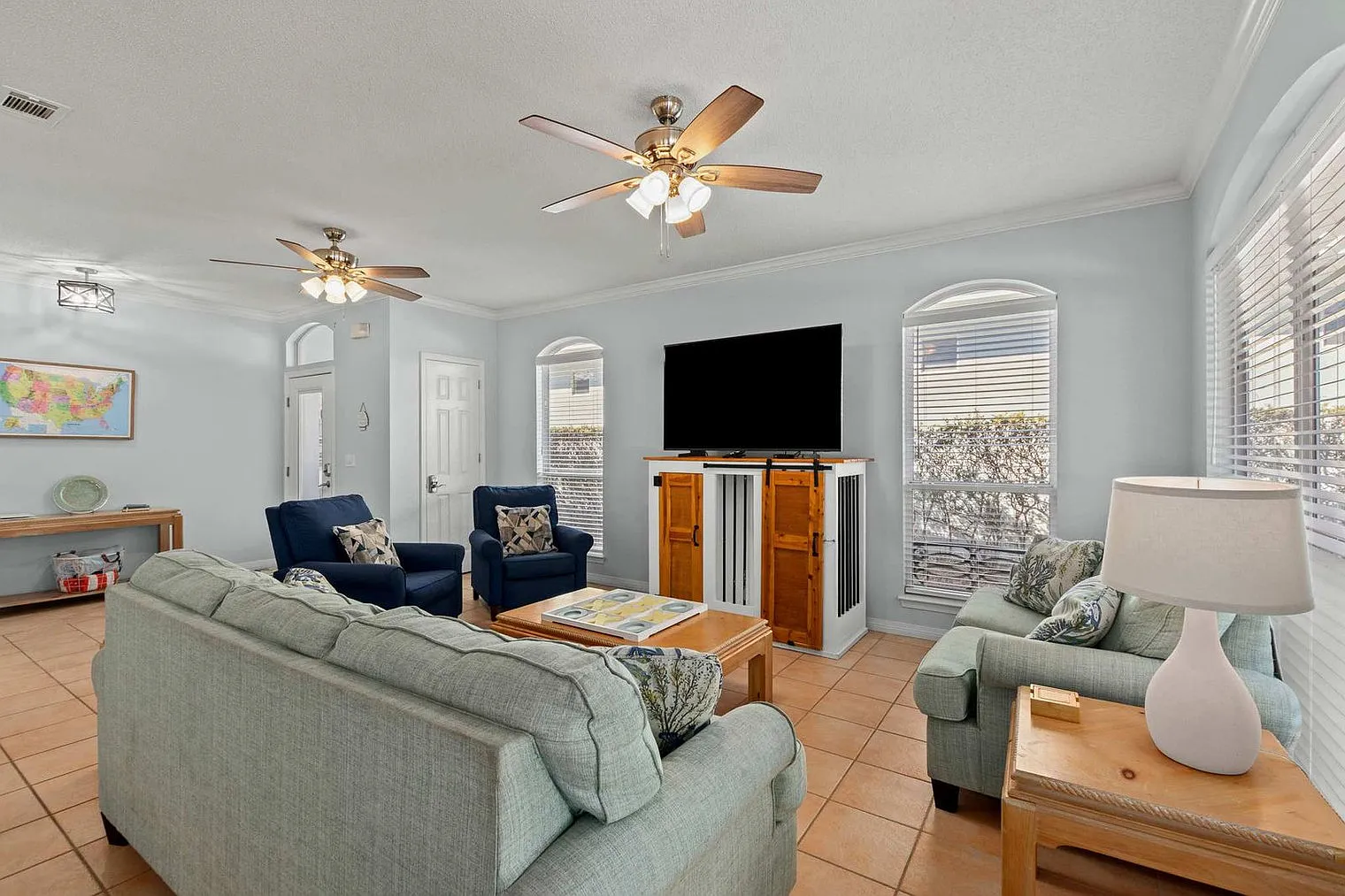3 bed, 2.0 bath, 1646 sqft, $4,239 — Photo 1
