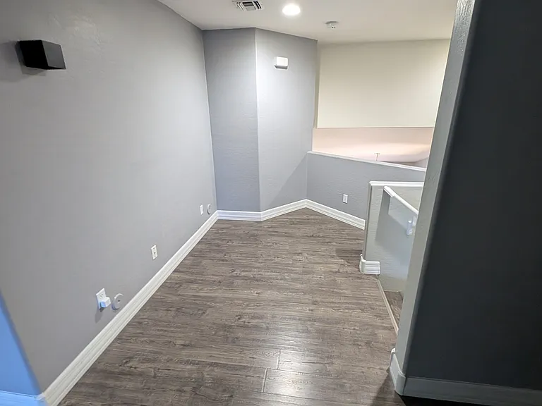 1831 S 105th Dr — Photo 18