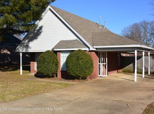 6948 Magnolia Dr, Olive Branch, MS 38654