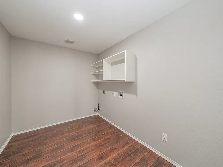 1217 Katy Dr — Photo 14