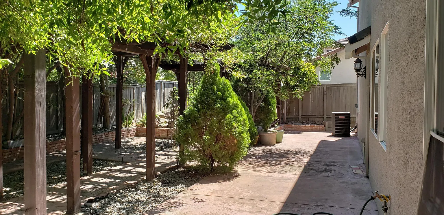 6564 Rose Bridge Dr photo 1