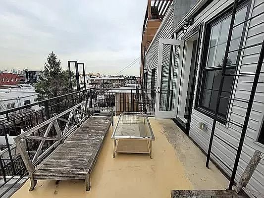2nd image of 343 Melrose St #3F