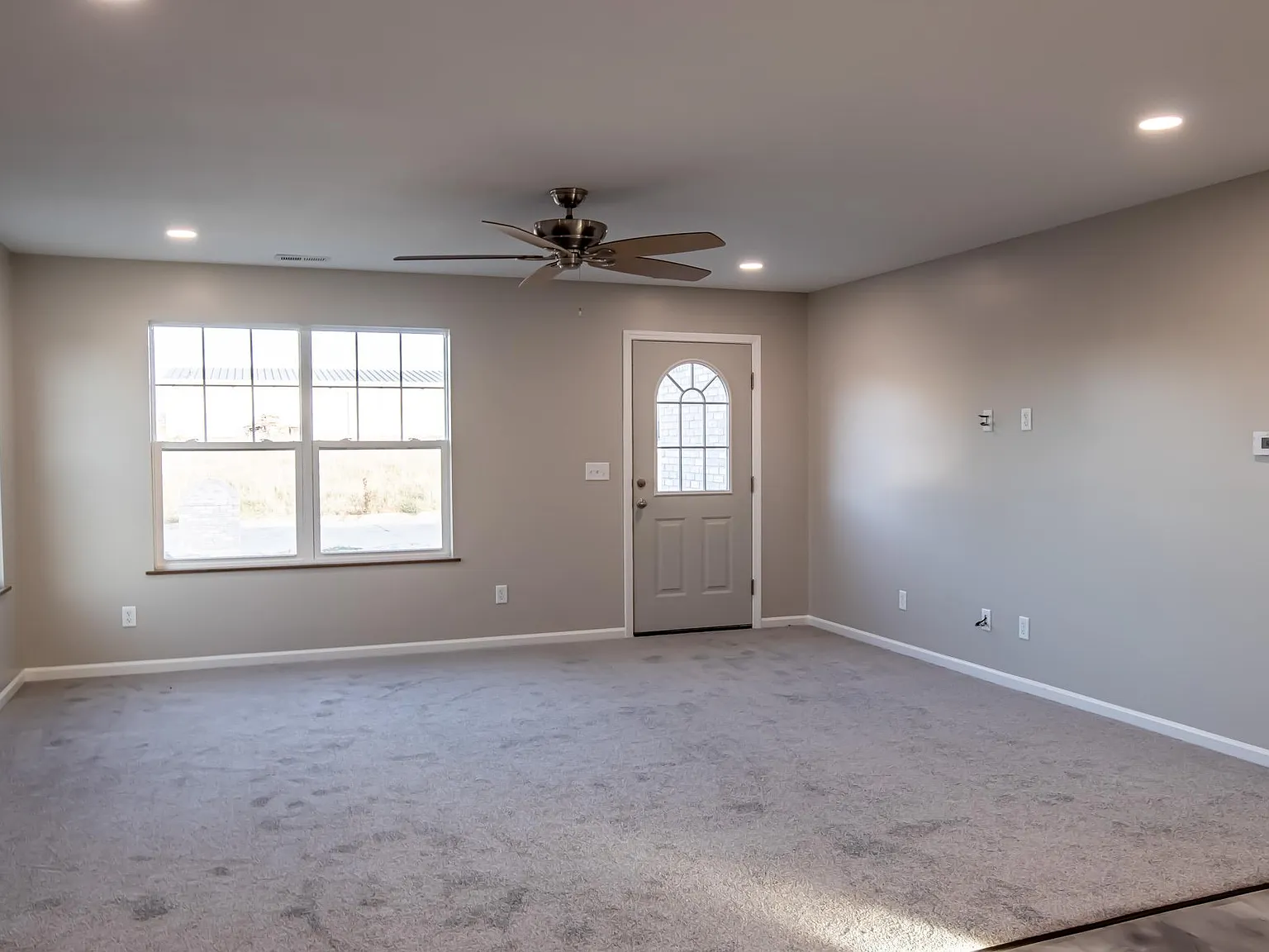 2 bed, 1105 sqft, $1,270 — Photo 2